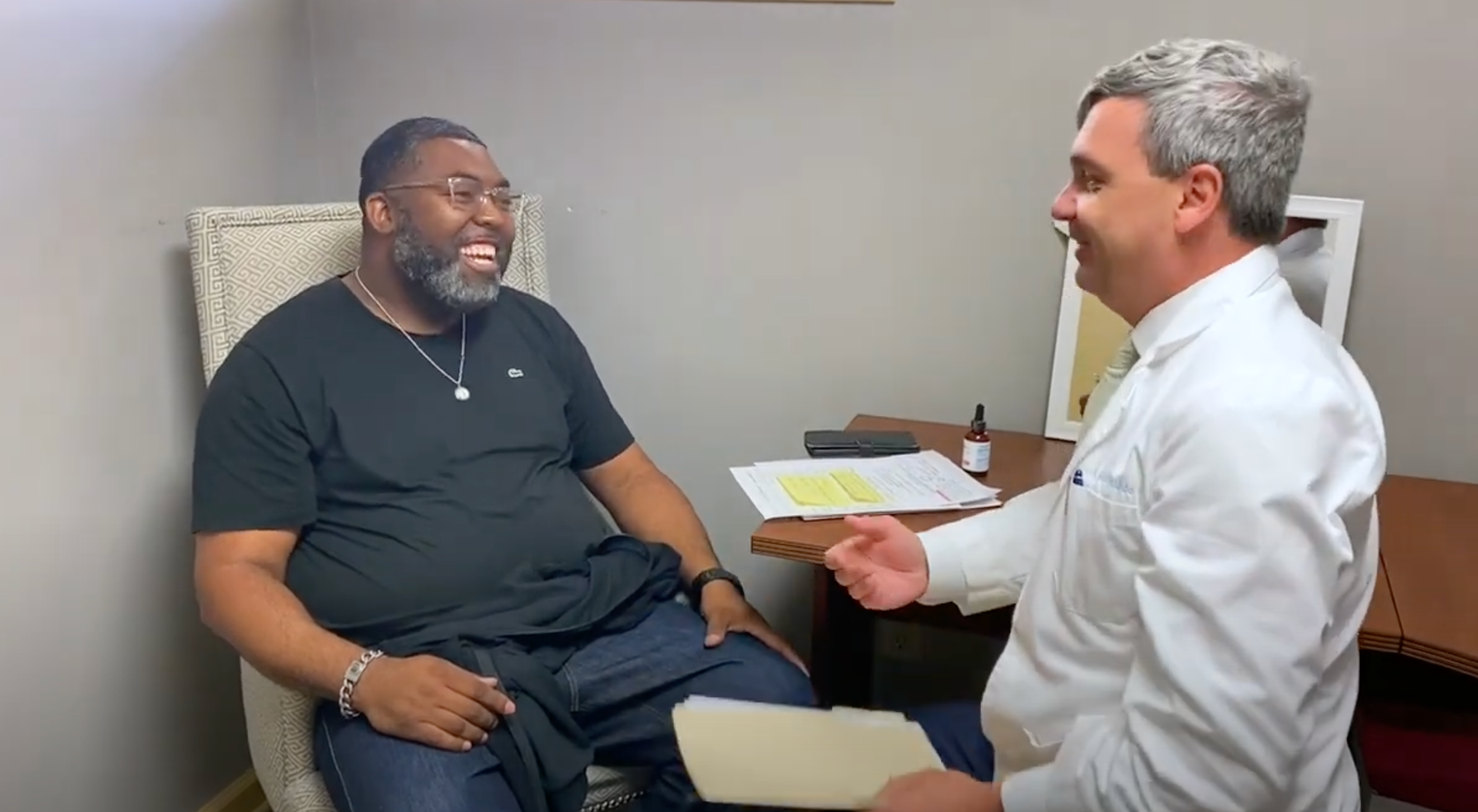 Dr. Keith Amodeo talks with patient Tommie about his all natural weight loss success in Memphis
